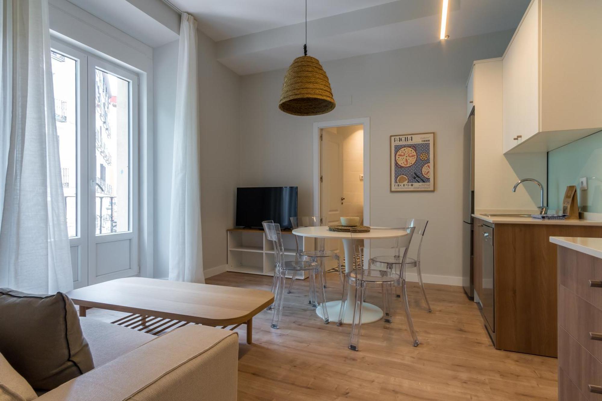 Bright Stylish - 2bedrooms 1bathroom - Sol Madri